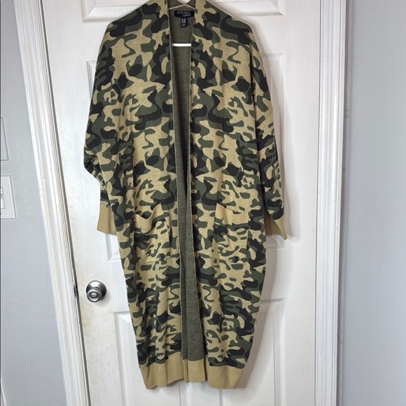 Attitudes by Renee Camouflage Cardigan - Picture 2 of 11